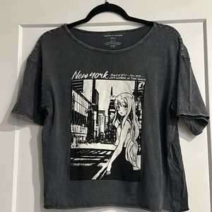 Women’s Gray cropped graphic tee